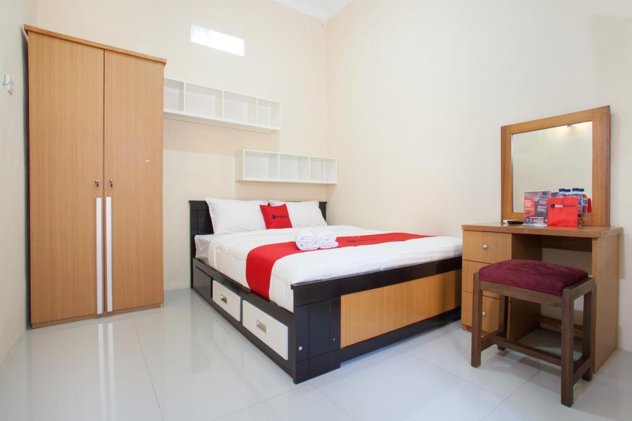 מלון בניוואנגי Reddoorz Syariah Near Untag Banyuwangi מראה חיצוני תמונה