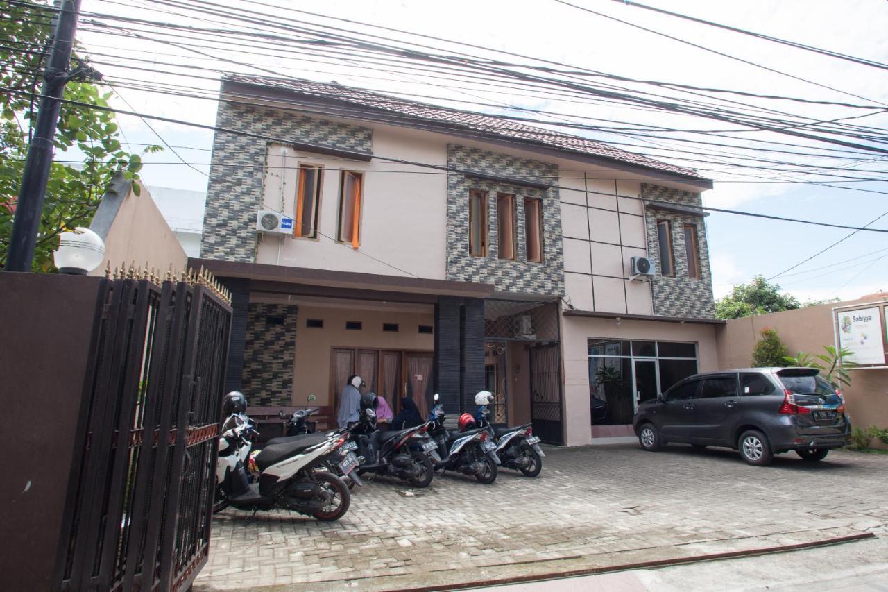 מלון בניוואנגי Reddoorz Syariah Near Untag Banyuwangi מראה חיצוני תמונה